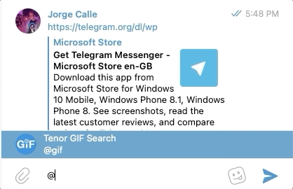 Ejemplo de búsqueda de gifs en app móvil de Telegram usando el bot @gif